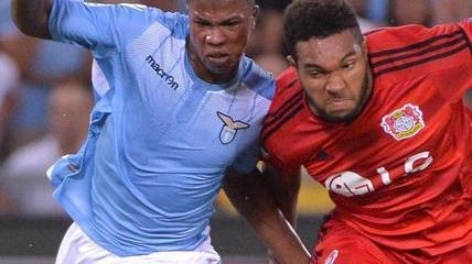 Un gran gol di Keita tiene in corsa la Lazio, ma quanti brividi!