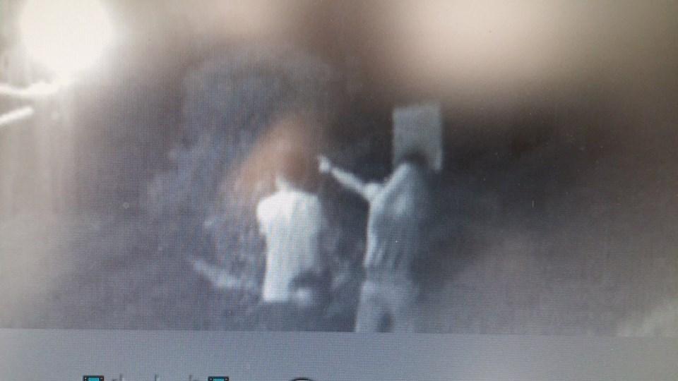 I vandali al bagno Biancamano ripresi dalle telecamere