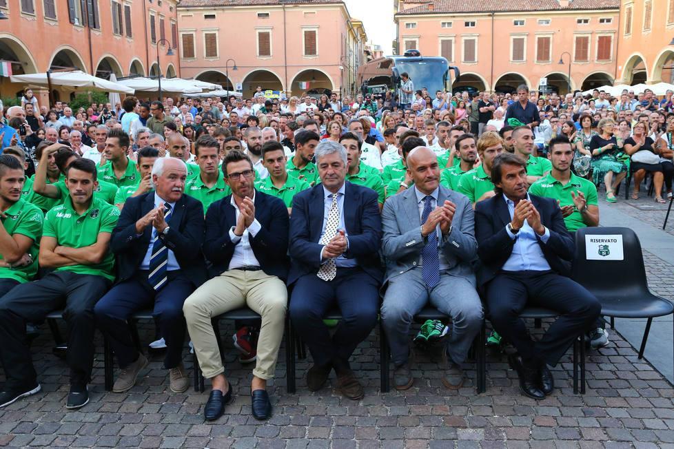 Il Sassuolo festeggiato da 800 tifosi 