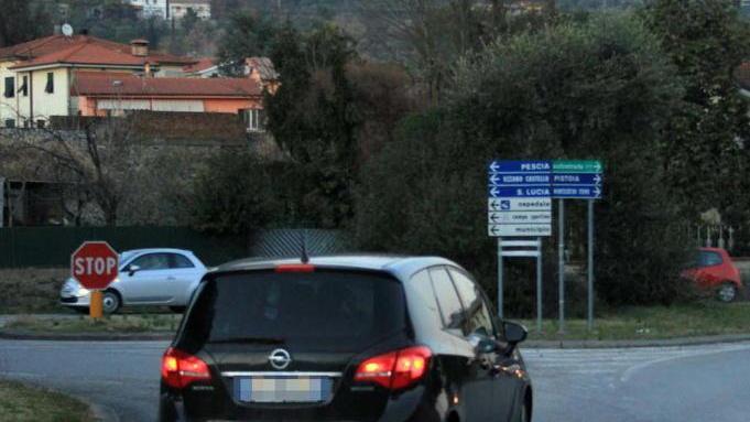 Investe una moto e fugge rintracciato e denunciato