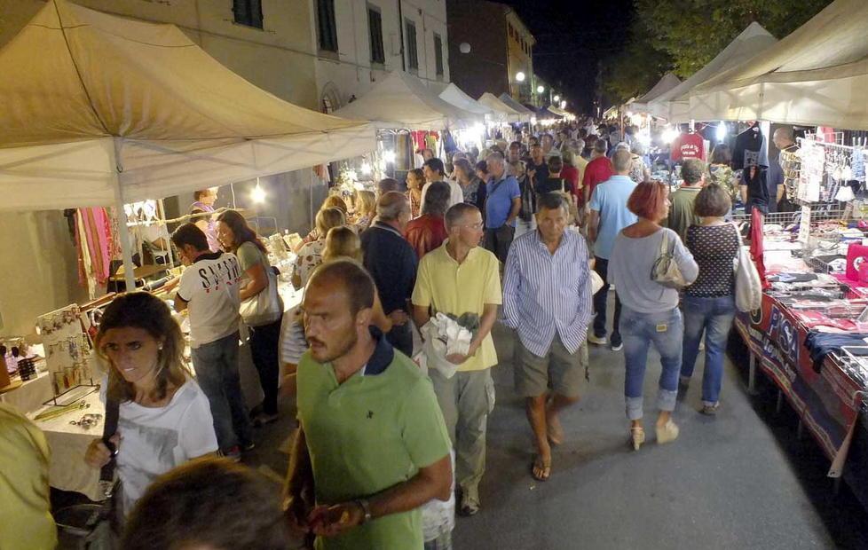 San Bartolomeo, il borgo si “bagna” di luce 
