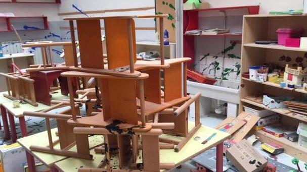Devastata dai vandali una scuola dell’infanzia