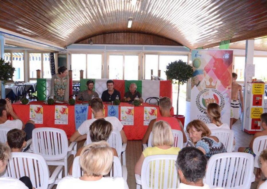 Weekend di beach tennis a Torre del Lago 