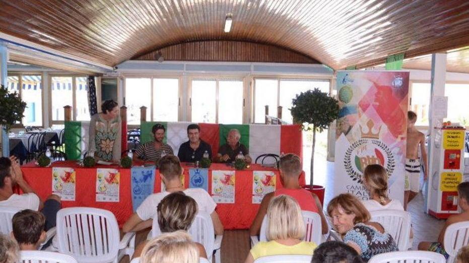 Weekend di beach tennis a Torre del Lago