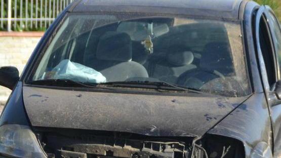 Auto nel fossato, grave bimbo di sei mesi
