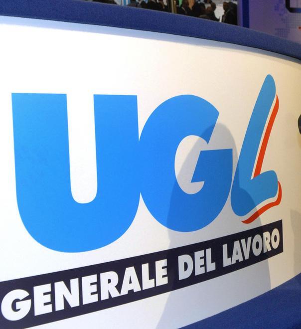 Sfondano l’ingresso dell’Ugl «Cercavano solo i soldi» 