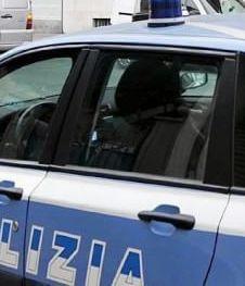 Si traveste da medico e ruba in ospedale