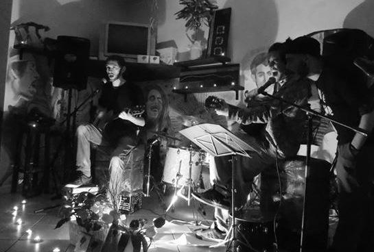 Oggi in concerto i Garden of stone