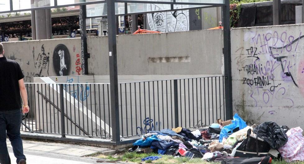 Discarica a cielo aperto in Piazzale Europa 