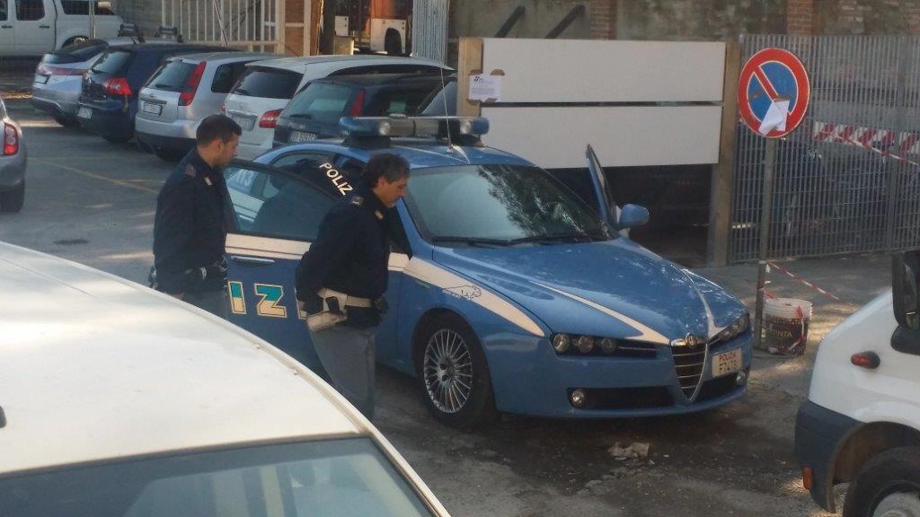 Agenti alla stazione di Grosseto (foto Bf)