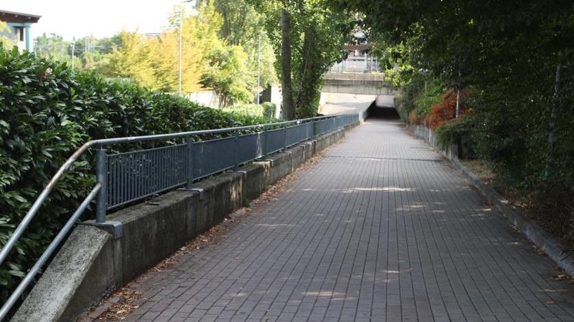 Tenta di violentare una studentessa sulla ciclabile