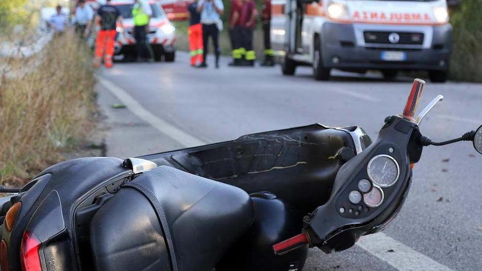 Ore d’ansia per il ragazzo caduto dallo scooter