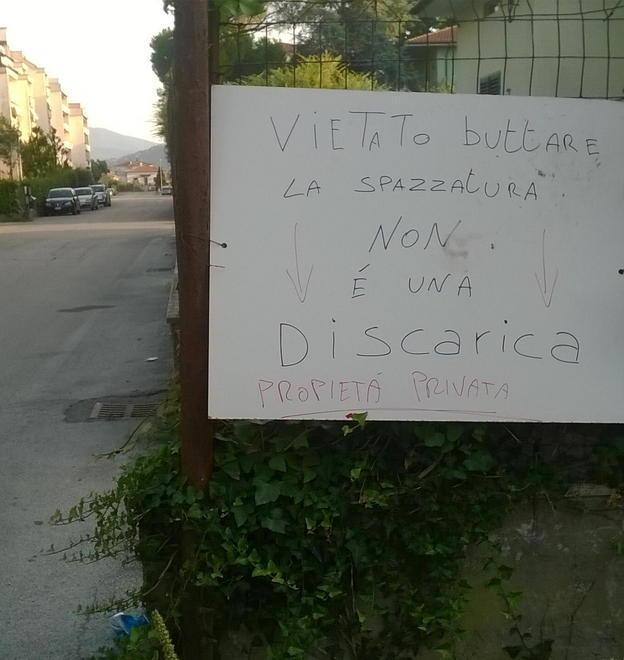 Nelle vie di S. Anna tra rifiuti e inciviltà 