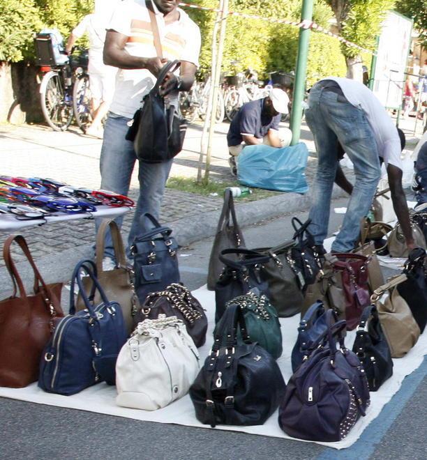 Nuovo blitz, scoppia la rivolta in strada 