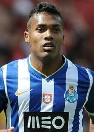 Alex Sandro è della Juventus, la Roma sulle tracce di Digne