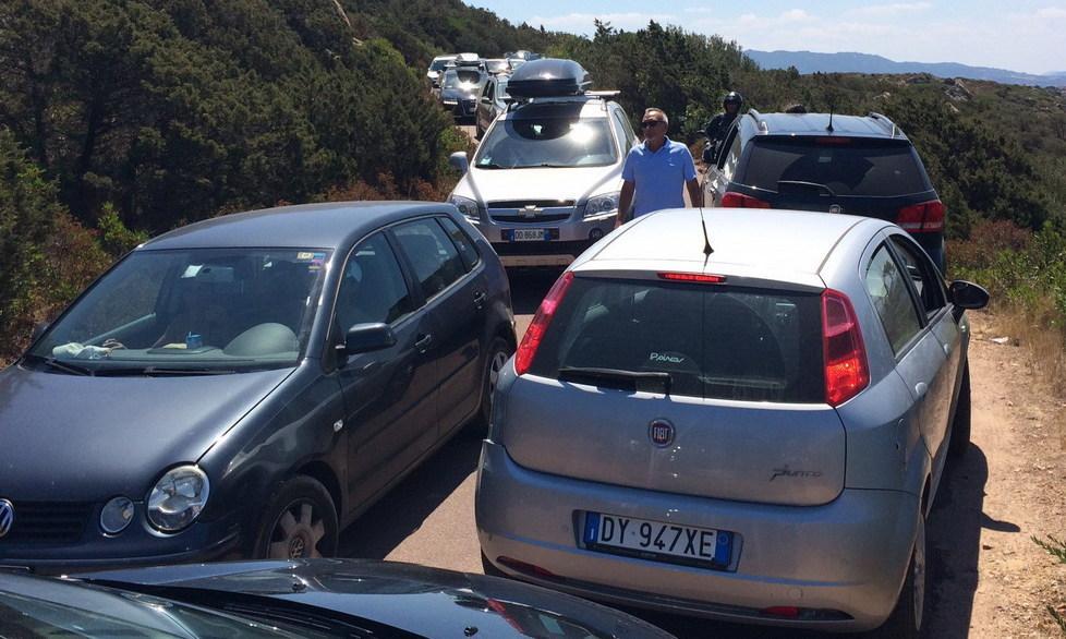 Polemica dopo il rogo a Caprera 