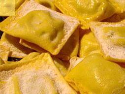 Alla locanda Rebecco le ricette con le patate tra tortelli e musica