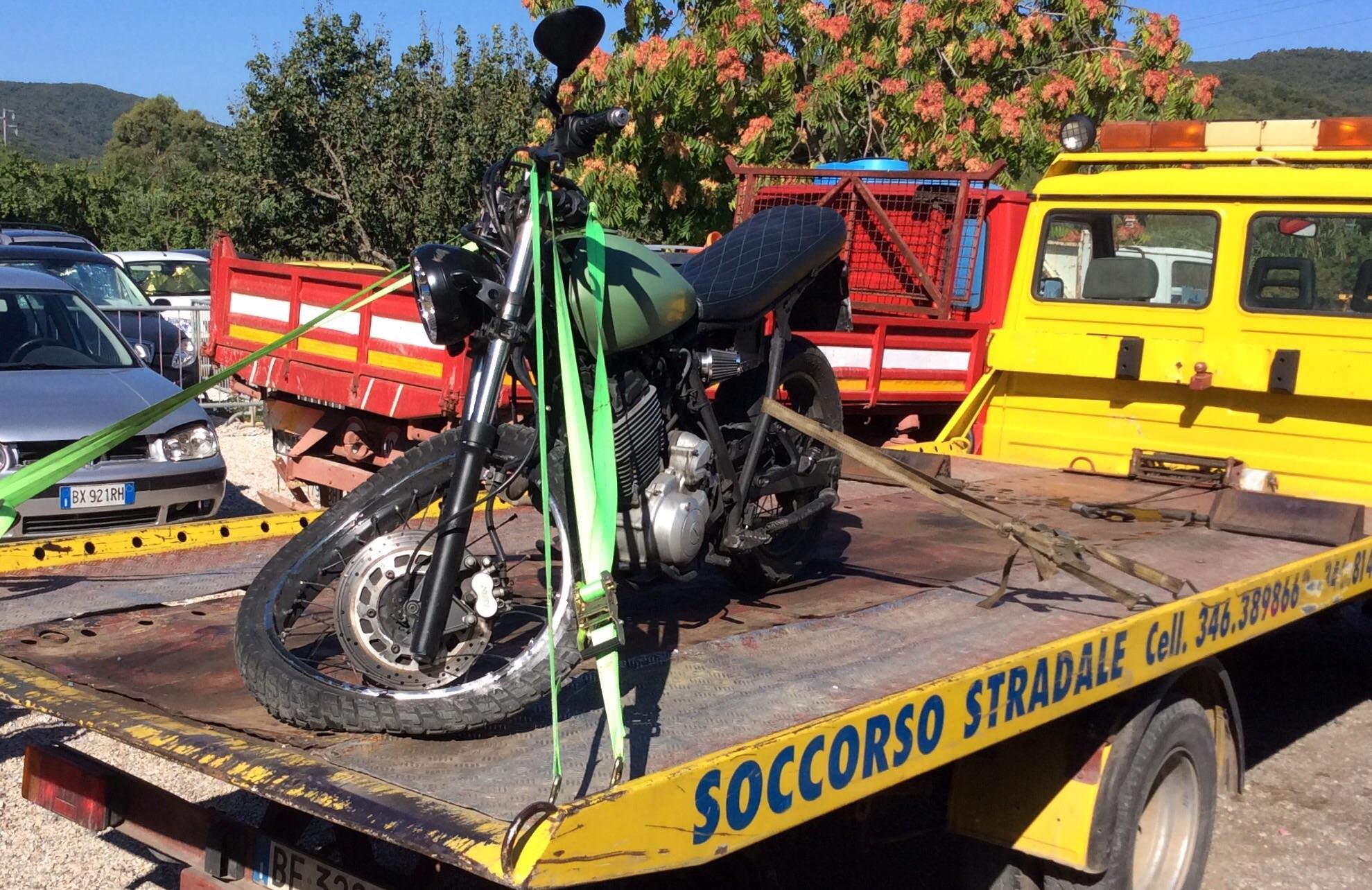 La moto incidentata (foto di Gio' Di Stefano)