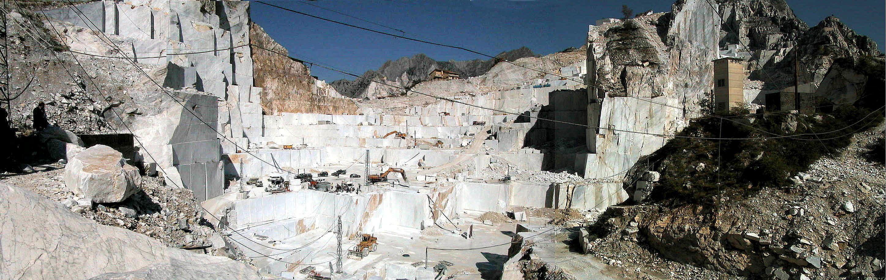 Bilanci alle cave, utili in calo per i due big del marmo