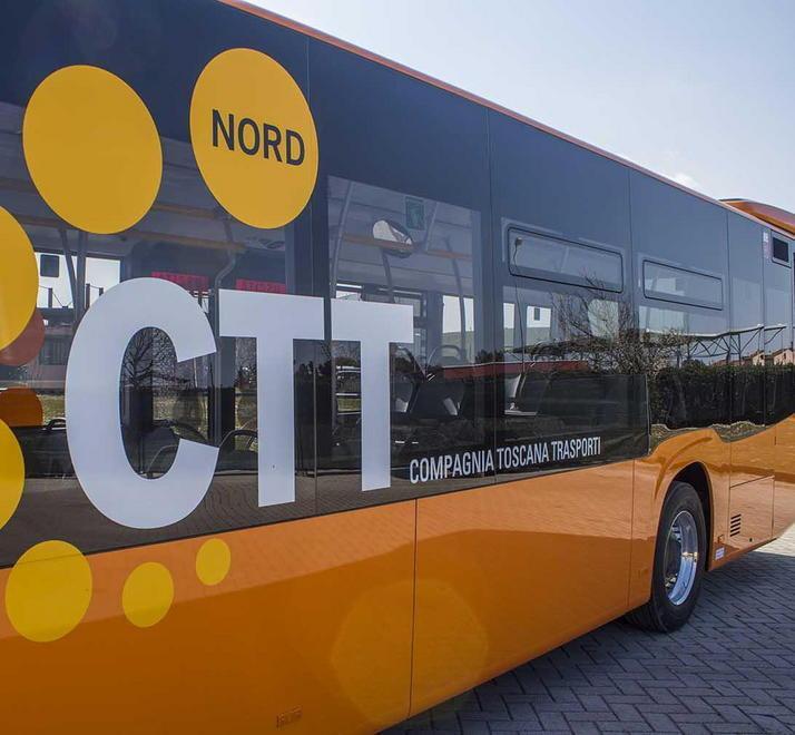 Extracomunitario senza biglietto fa bloccare il bus