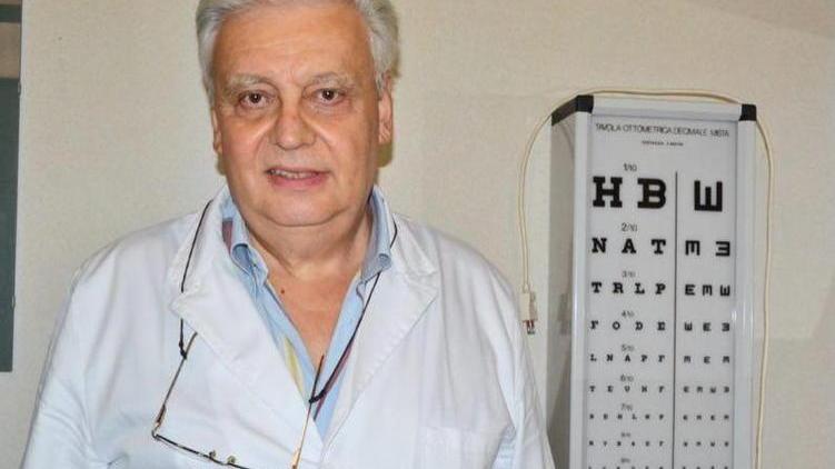 Mezzo secolo di cure il principe dei medici dice addio al camice