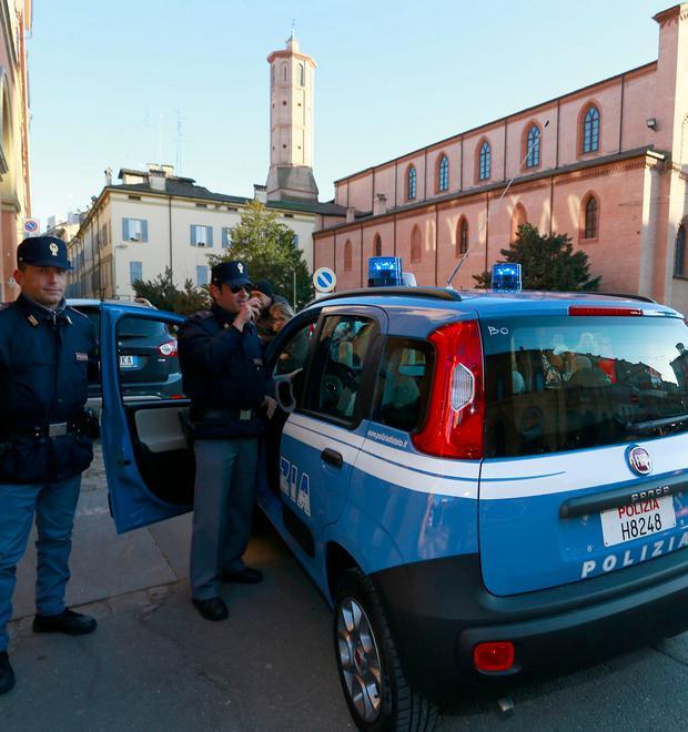 Inseguito e bloccato in centro dopo lo scippo a due anziane