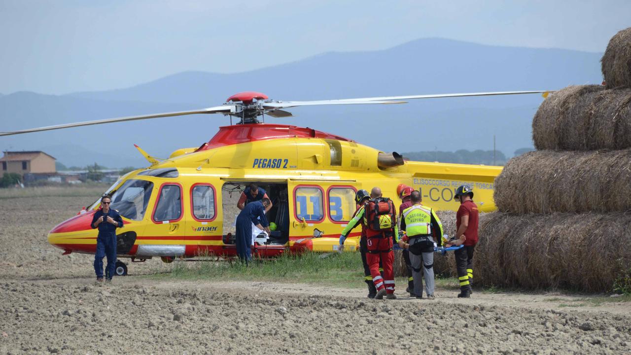 Salvi i due rocciatori bloccati in parete sulla Pania