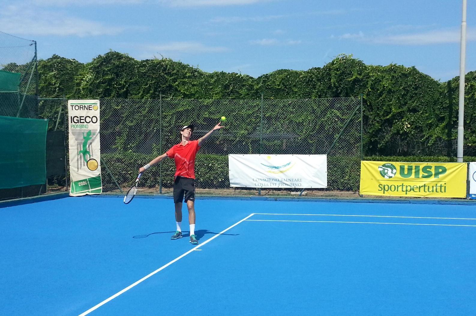 Jesse Ross, 20 anni, al servizio sui campi dell'Atp