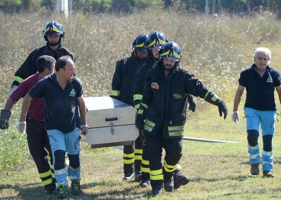 Cade deltaplano: un morto 