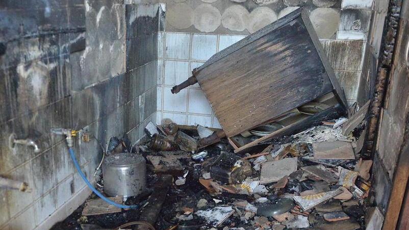 Paura per un incendio abitazione semi-distrutta