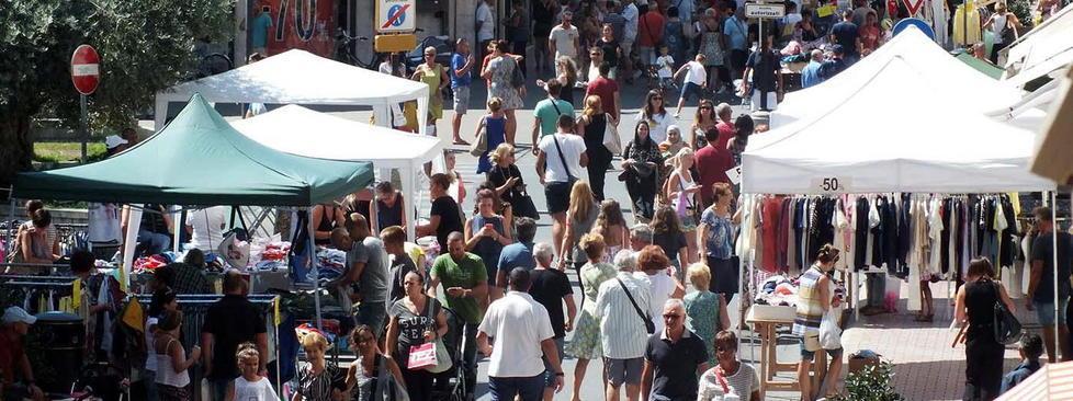 Folla per la chiusura dello Sbaracco