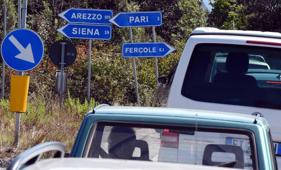 Coda di 10 chilometri sulla Senese Allerta per il bollino rosso di oggi 