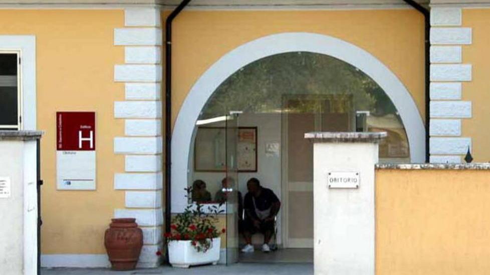Benedetti denuncia «L’obitorio in mano alle aziende funebri»