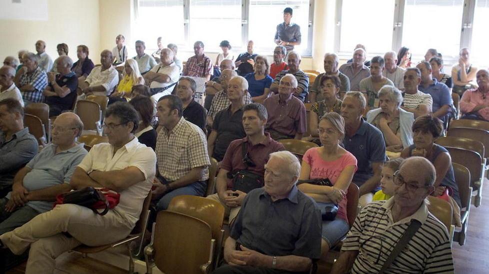 Cittadini e sindaci in marcia per salvare gli uffici postali 