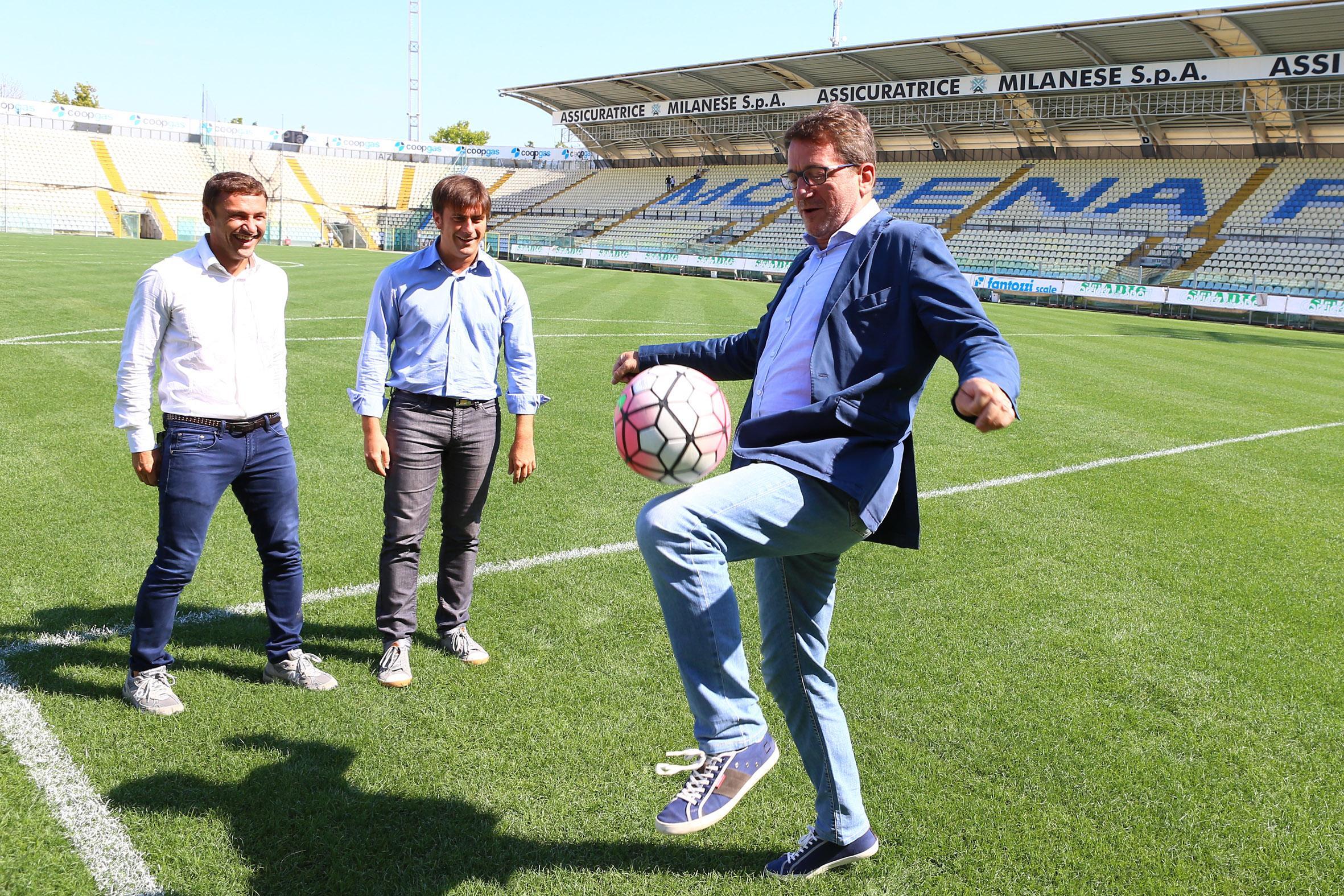 Stadio Braglia, pronto il nuovo terreno di gioco