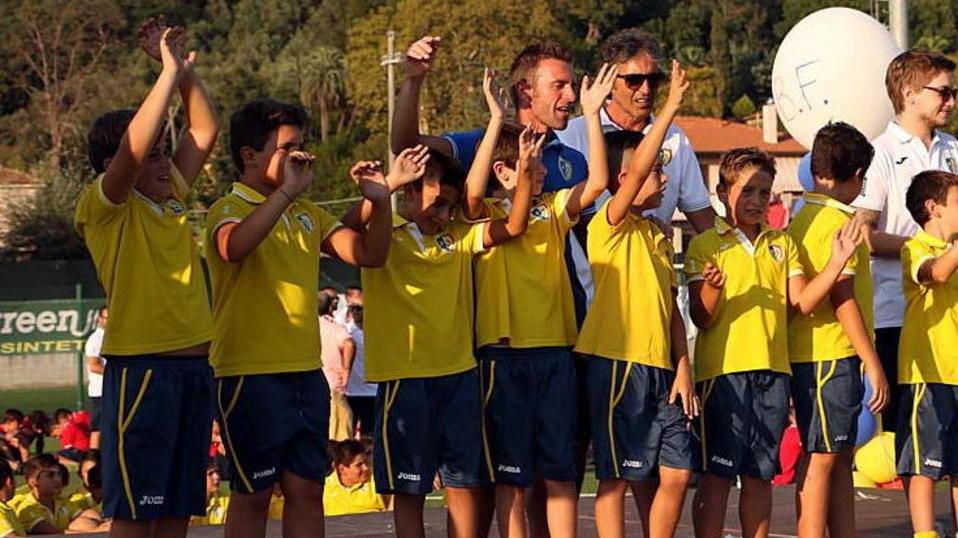 Inno di Mameli palleggi e emozione, una festa per mille