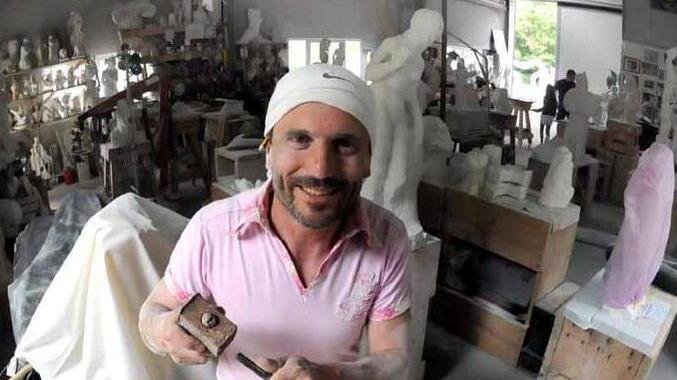 Marmo artistico senza una sede da tredici anni