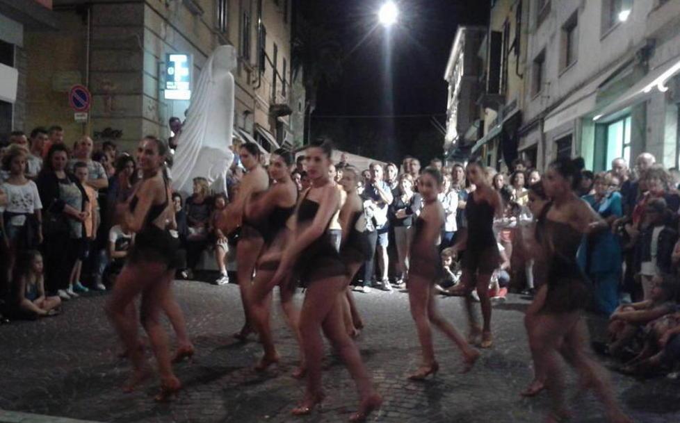 In via Roma come ai Caraibi 