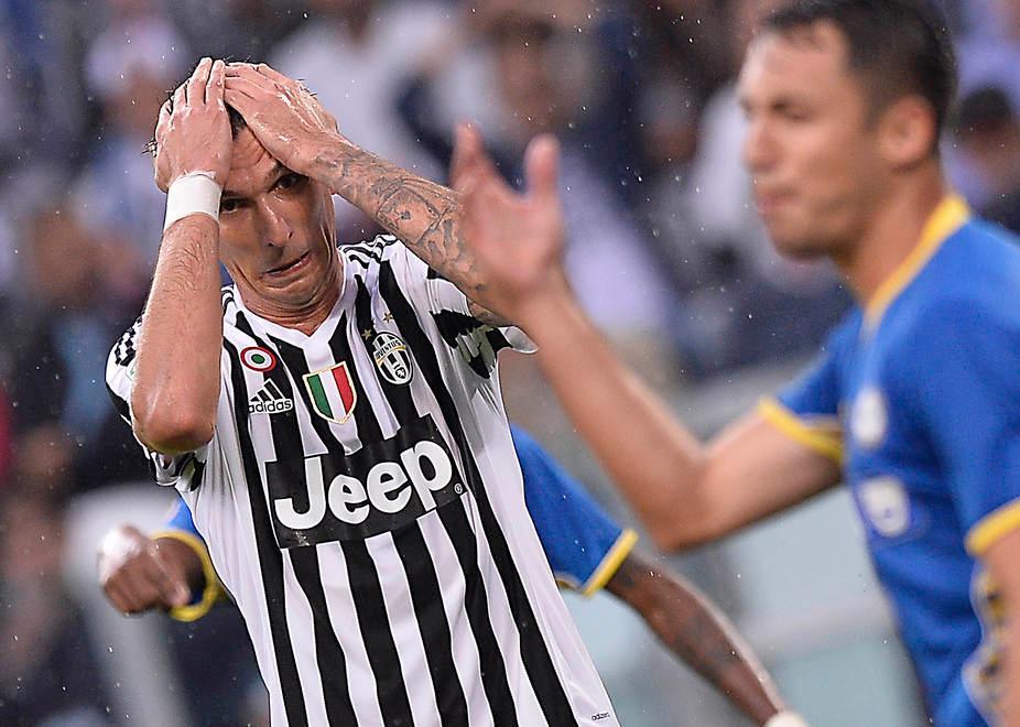 I campioni d’Italia steccano la prima 