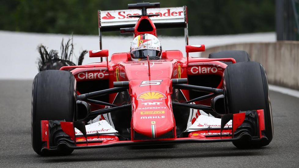 Spa: esplode la gomma, Vettel furioso