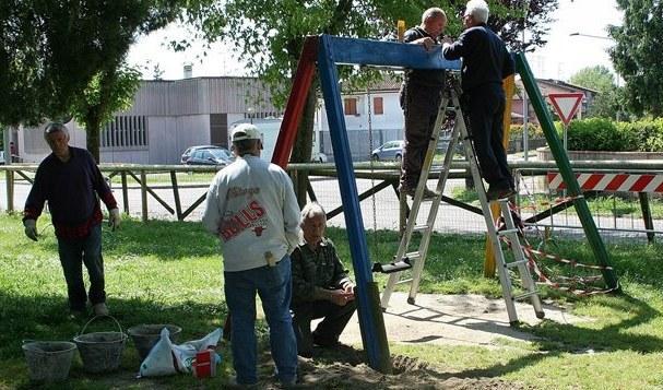 Vandalismi nel parco «I laghesi collaborino con chi controlla» 