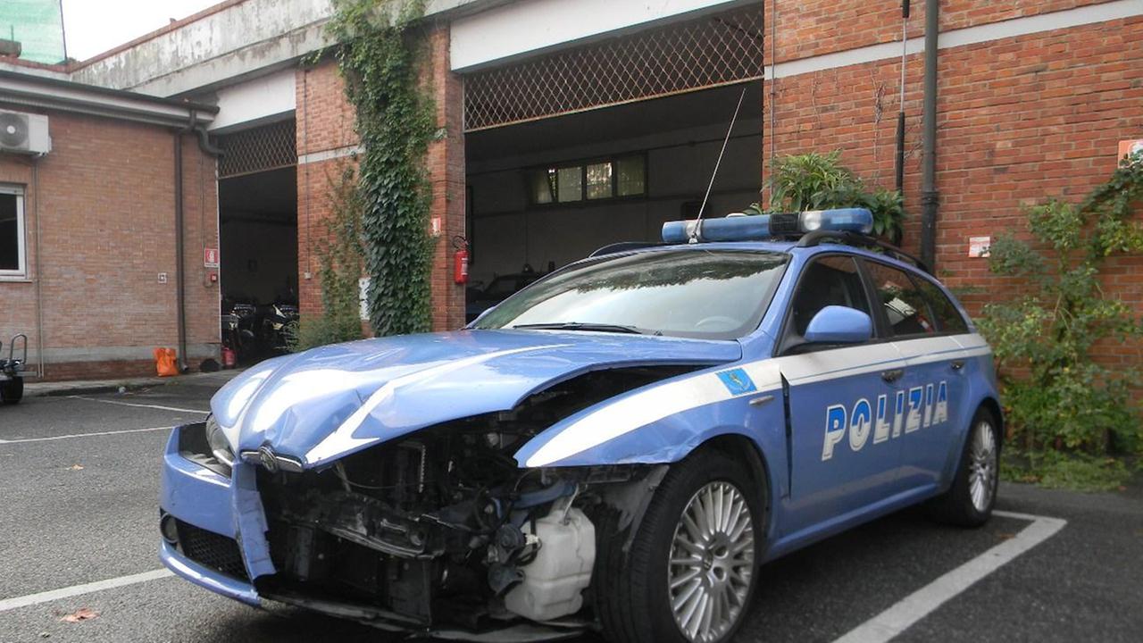 Non si ferma all'alt, arrestato dopo folle corsa in superstrada