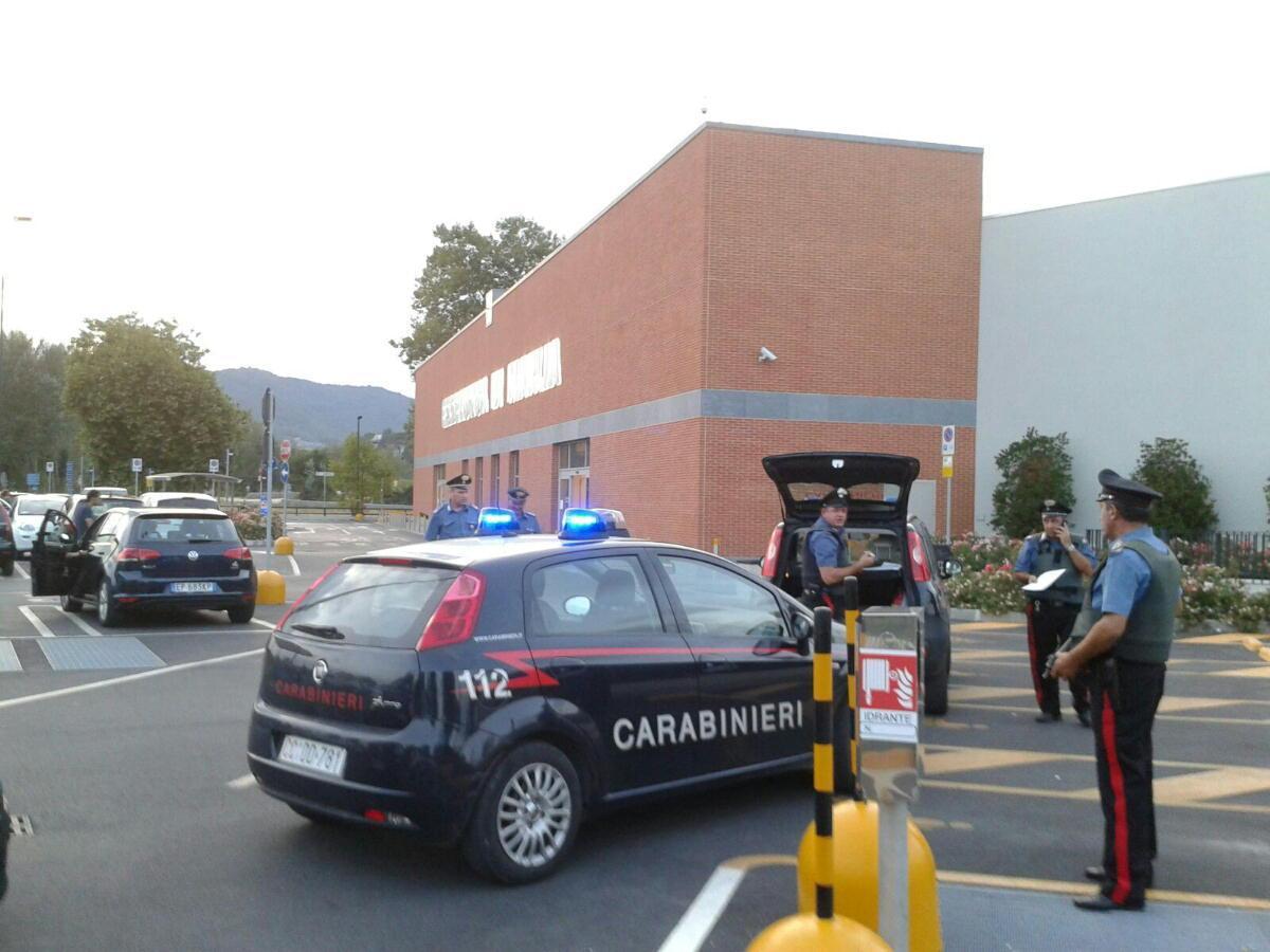 Tre arresti per furto all'Esselunga di Porcari