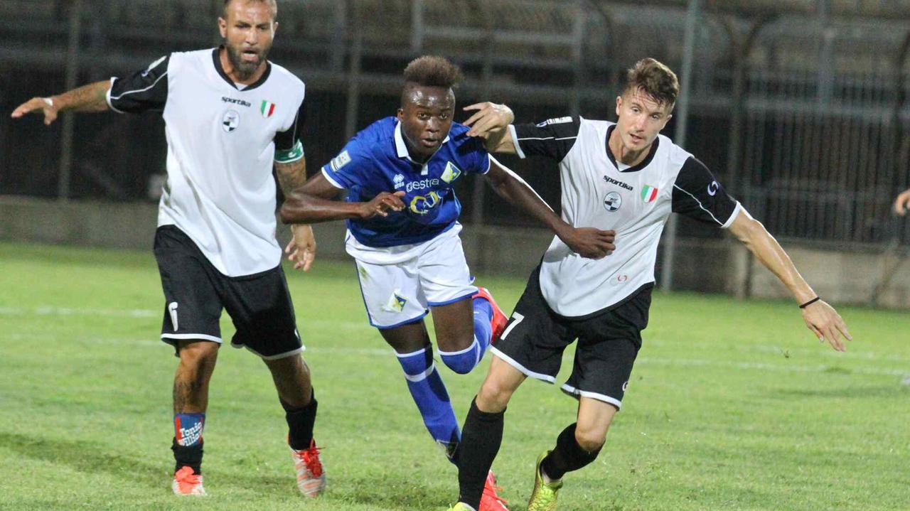 Una fase dell'incontro tra Prato e Robur Siena in Coppa Italia