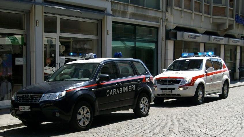 La morte in casa del 28enne è diventata un giallo