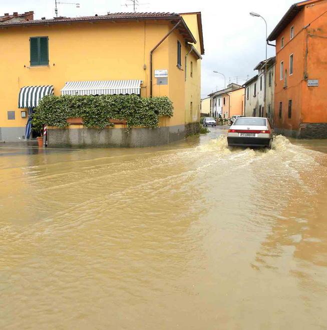Chiazzano, fossi ripuliti e allargati contro le esondazioni 