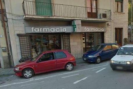 Festa per la riapertura della farmacia