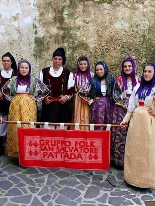 A Pattada un “flash mob” di ballo sardo