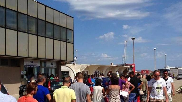 Porto industriale privo di servizi per i passeggeri