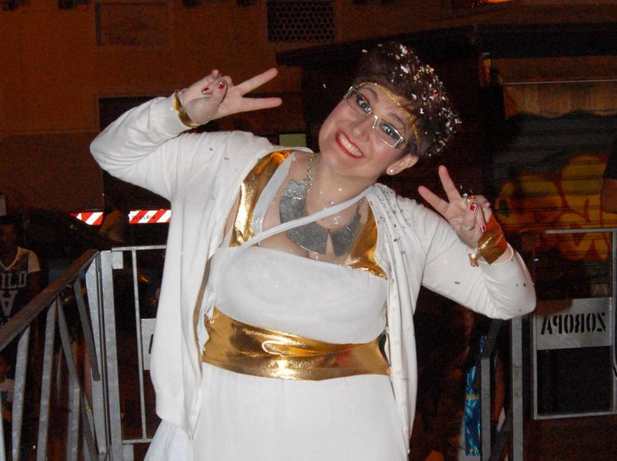 Carnevale estivo in porto tra mille difficoltà 